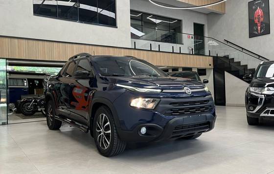 FIAT TORO 2.0 16V TURBO DIESEL ULTRA 4WD AT9 FIAT TORO 2.0 16V TURBO DIESEL ULTRA 4WD AT9